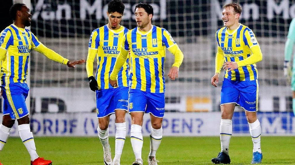 员在观摩张 员在观摩张